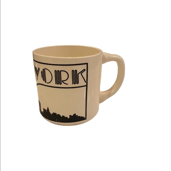 Vintage New York City Skyline Ceramic Mug designed by Joy Nagy, Copyright 1978 - Picture 2 of 8